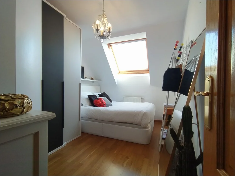 Precioso y voluminoso dúplex en alto castaño, narón