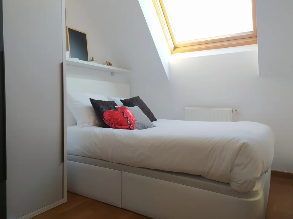 Precioso y voluminoso dúplex en alto castaño, narón