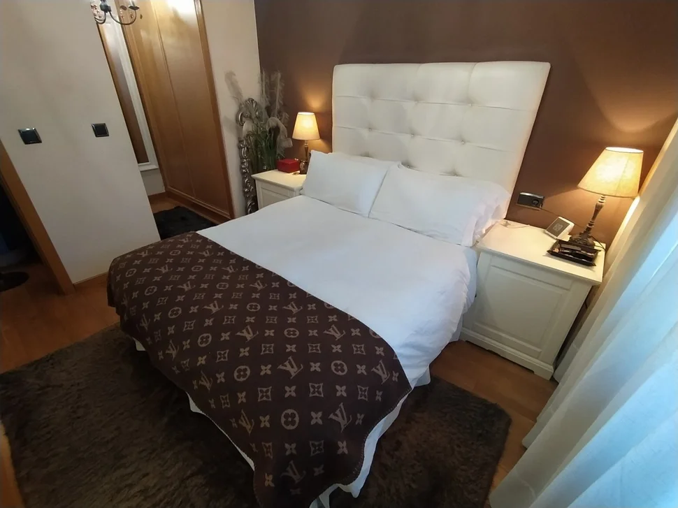 Precioso y voluminoso dúplex en alto castaño, narón