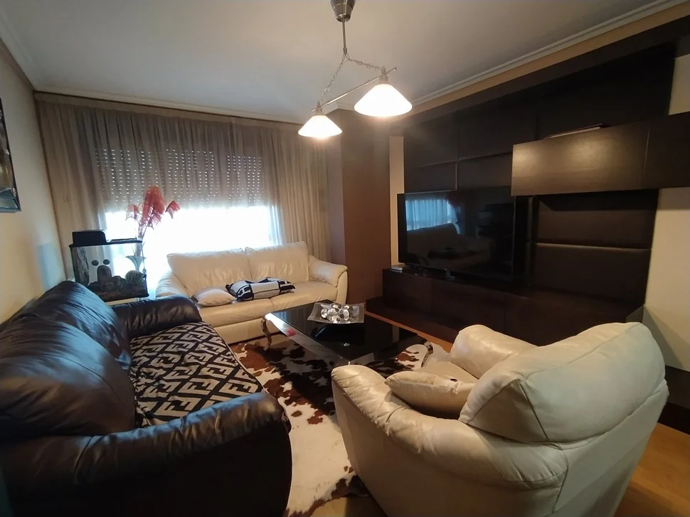 Precioso y voluminoso dúplex en alto castaño, narón