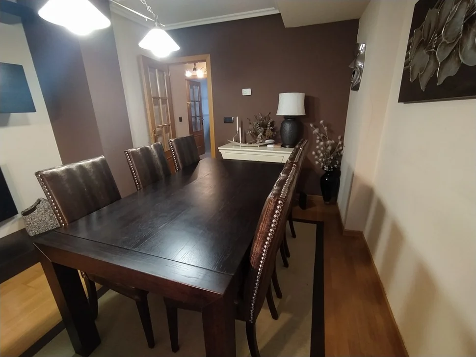 Precioso y voluminoso dúplex en alto castaño, narón