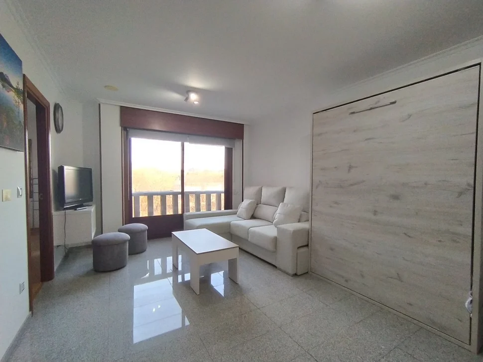 Se vende apartamento en ares con plaza de garaje, trastero y ascensor