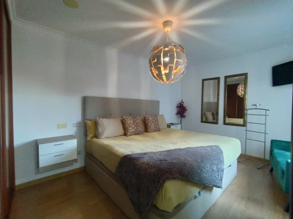 Se vende apartamento en ares con plaza de garaje, trastero y ascensor