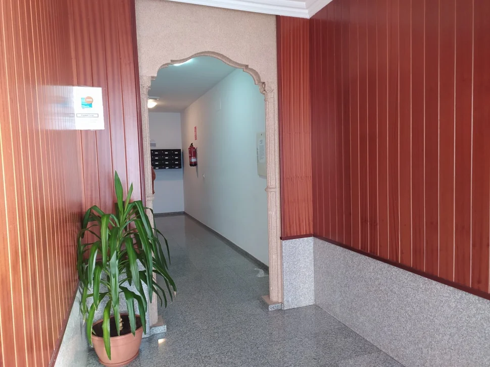 Se vende apartamento en ares con plaza de garaje, trastero y ascensor