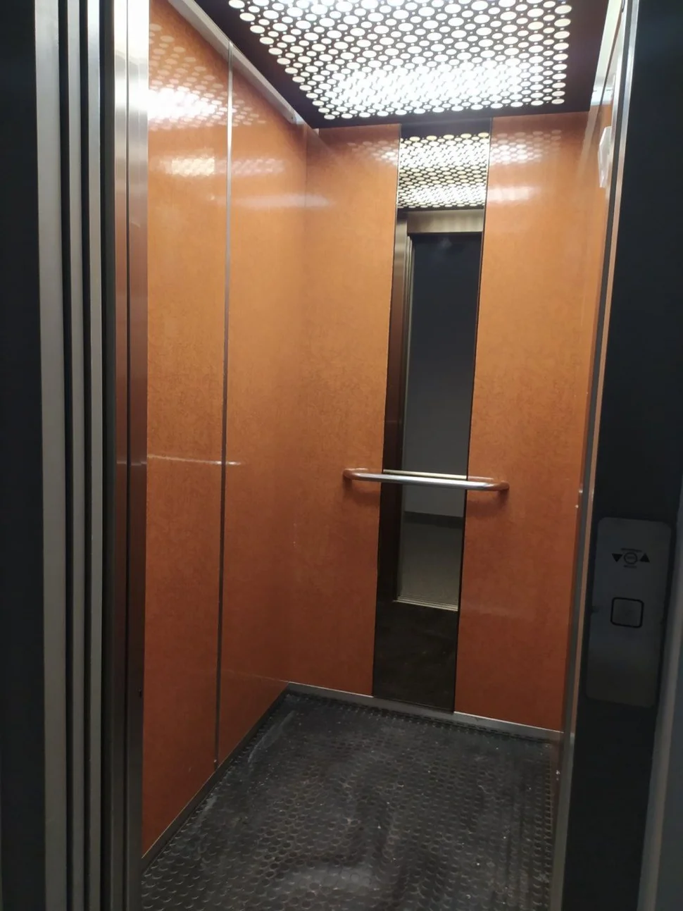 Se vende apartamento en ares con plaza de garaje, trastero y ascensor