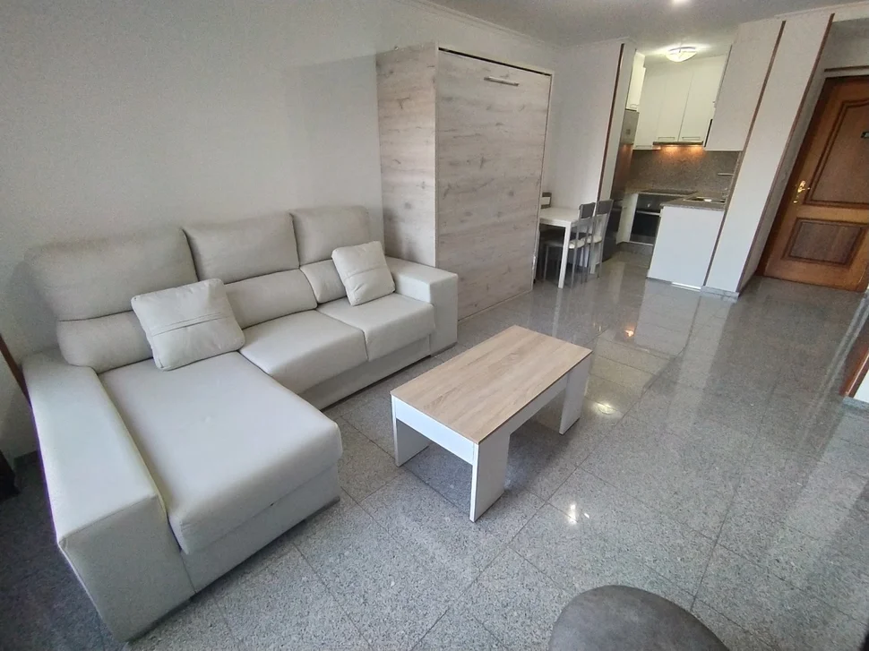 Se vende apartamento en ares con plaza de garaje, trastero y ascensor