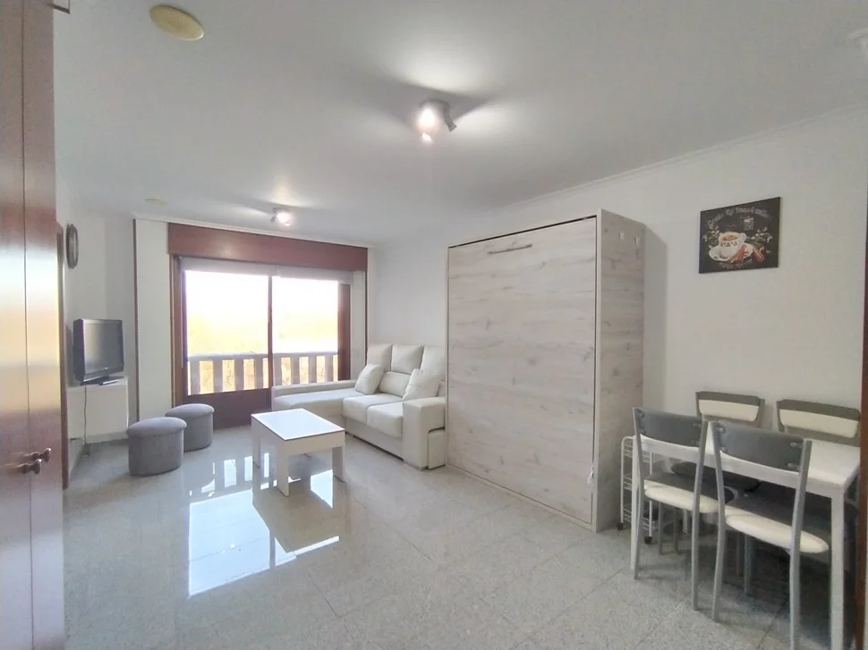 Se vende apartamento en ares con plaza de garaje, trastero y ascensor