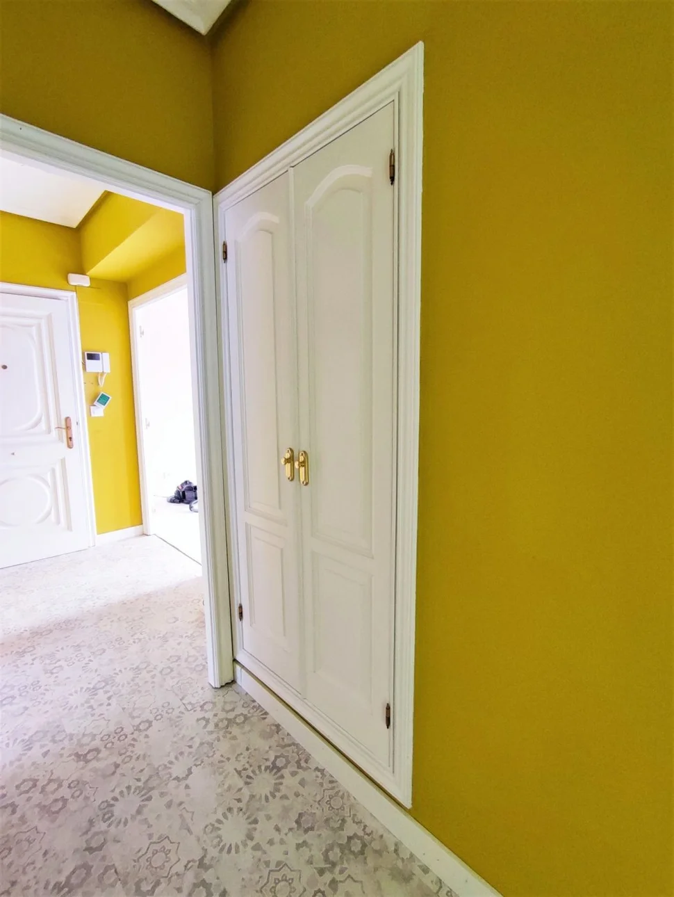 Piso reformado y con ascensor en fene