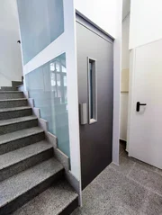 Piso reformado y con ascensor en fene