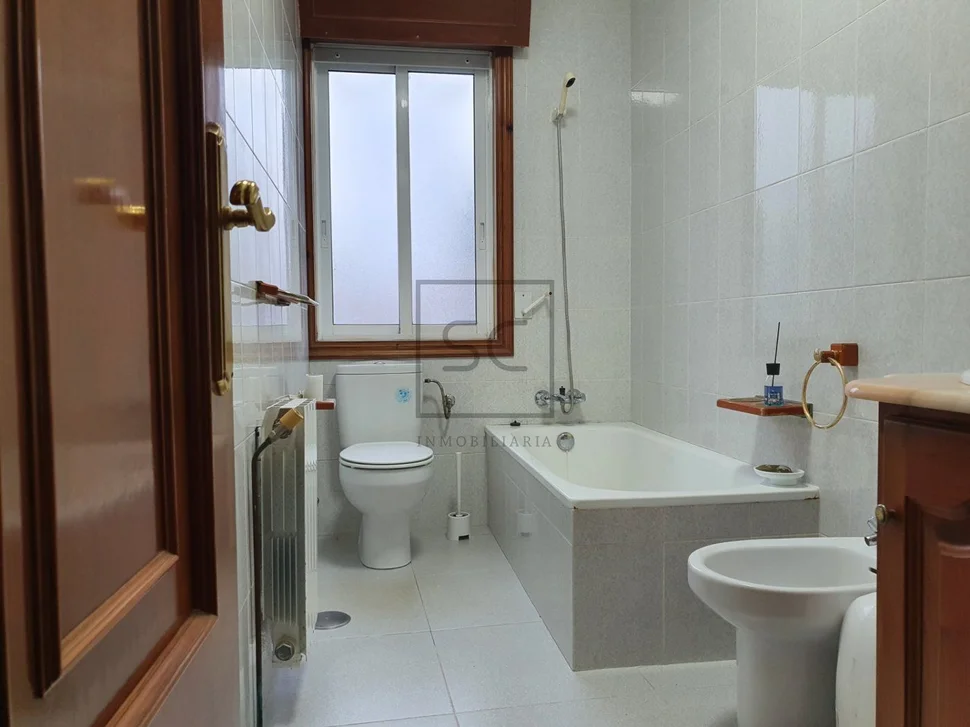 Chalet con bodega y finca, en dorneda, oleiros