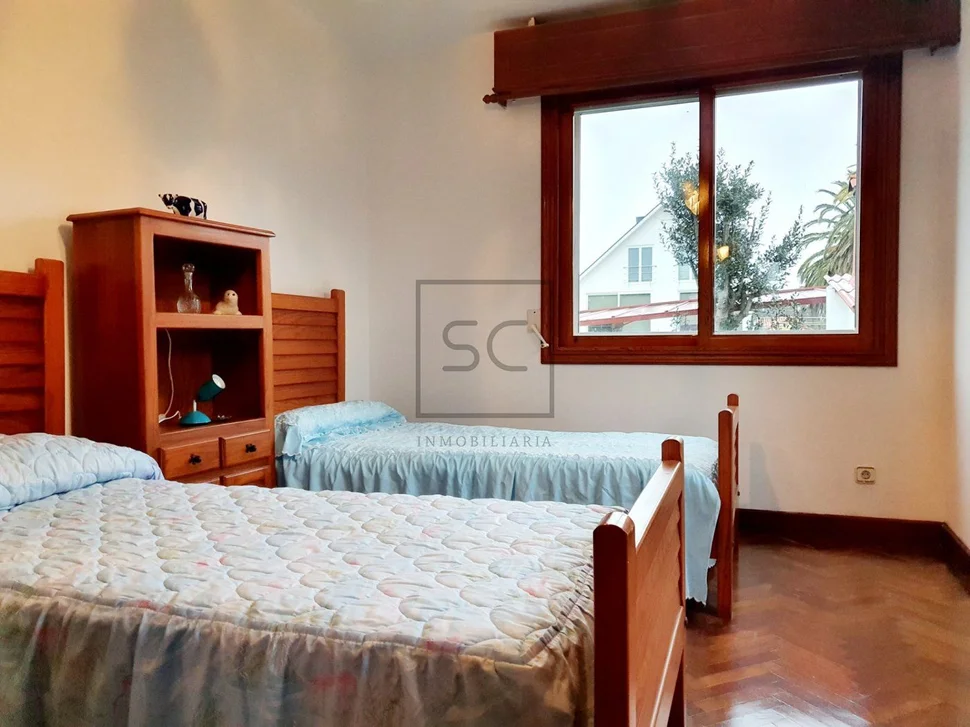 Chalet con bodega y finca, en dorneda, oleiros