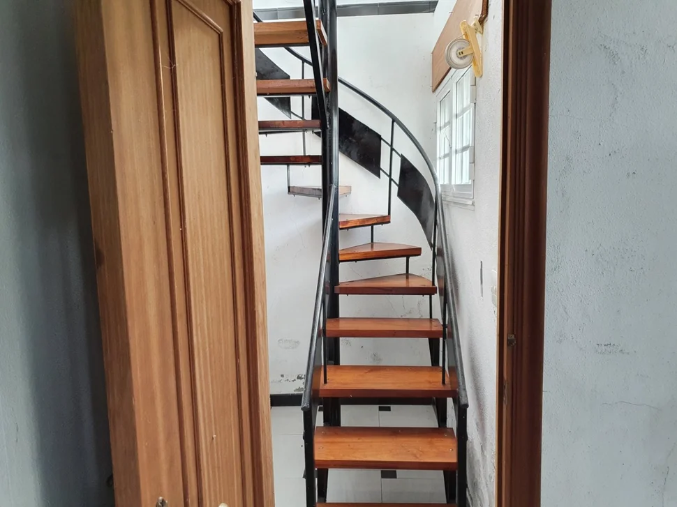 Chalet con finca y bodega