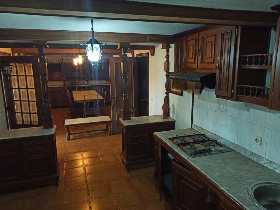 Chalet con finca y bodega