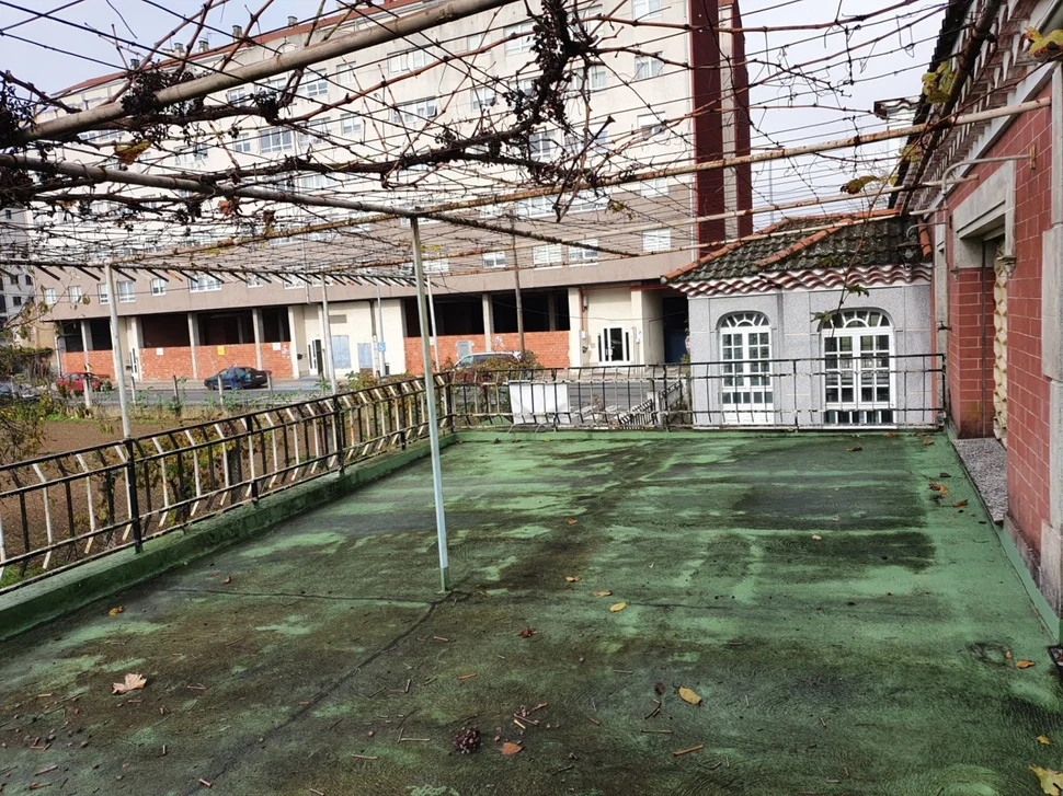 Chalet con finca y bodega