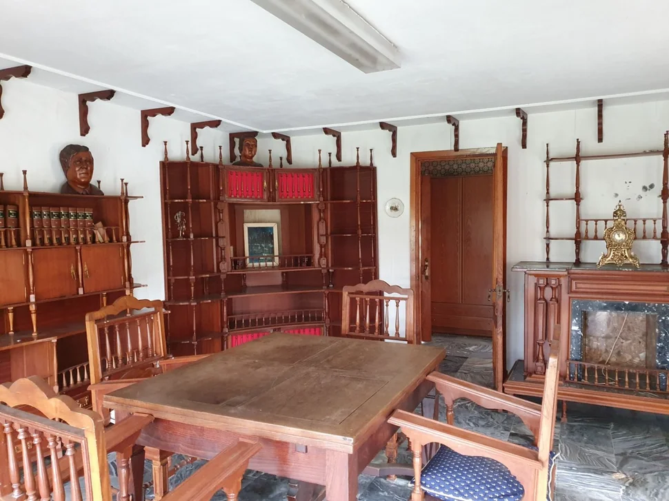 Chalet con finca y bodega