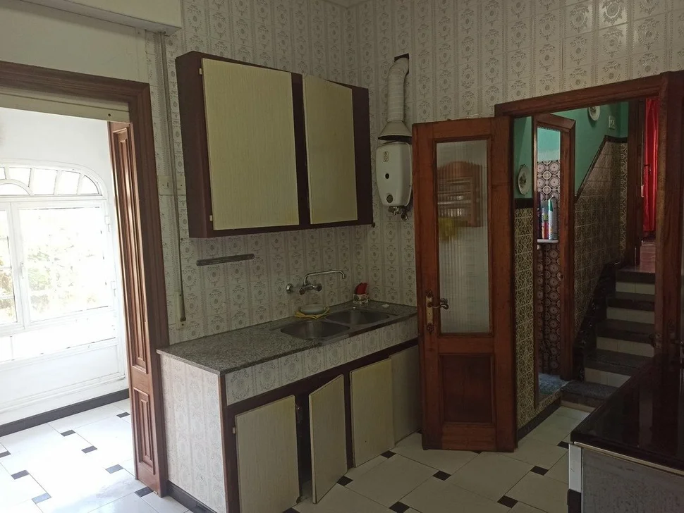 Chalet con finca y bodega