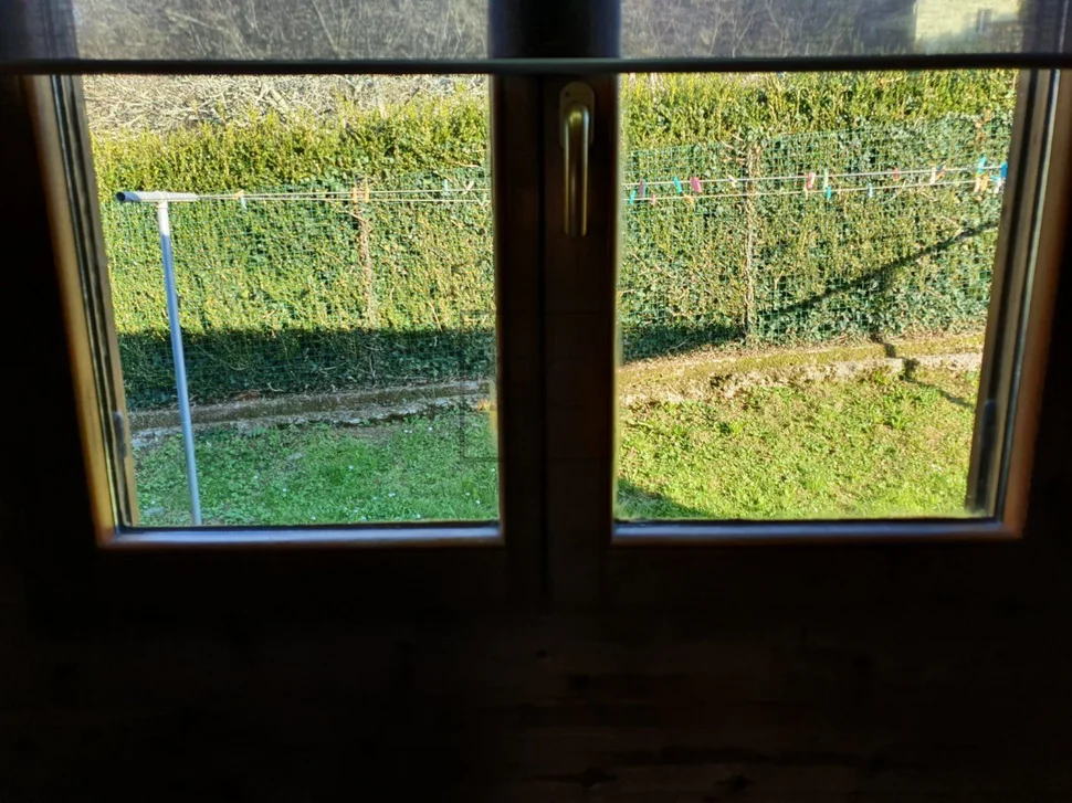 Chalet de madera con piscina