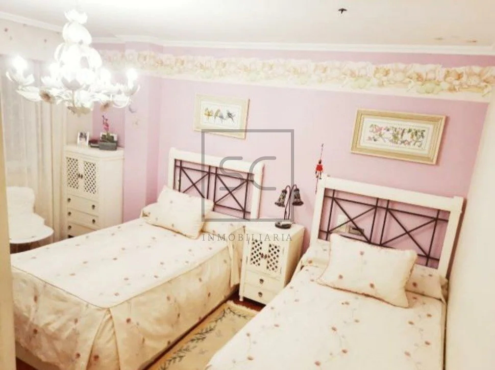 Piso con plaza de garaje y trastero en ogra del orzán, a coruña