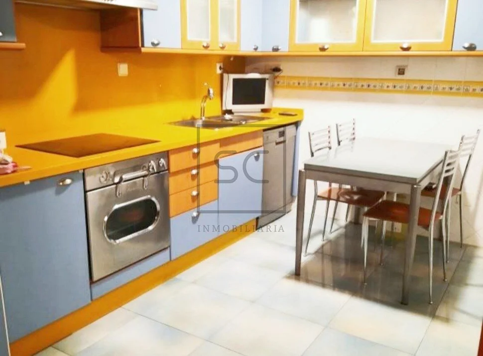 Piso con plaza de garaje y trastero en ogra del orzán, a coruña