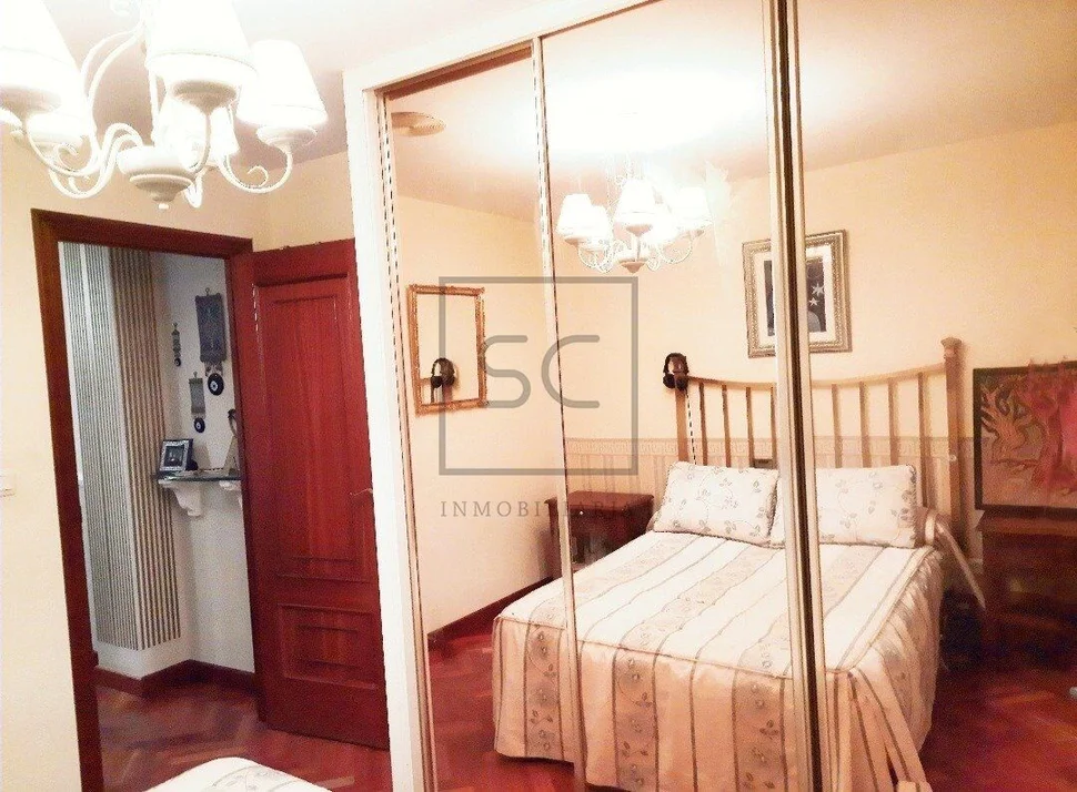 Piso con plaza de garaje y trastero en ogra del orzán, a coruña