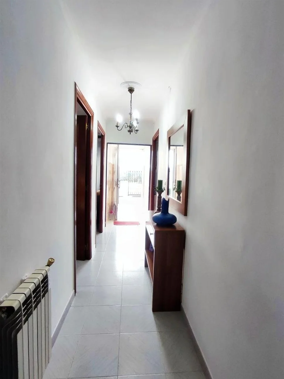 Chalet en neda con jardín, patio, dos bodegas y zona de barbacoa