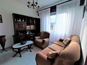 Chalet en neda con jardín, patio, dos bodegas y zona de barbacoa