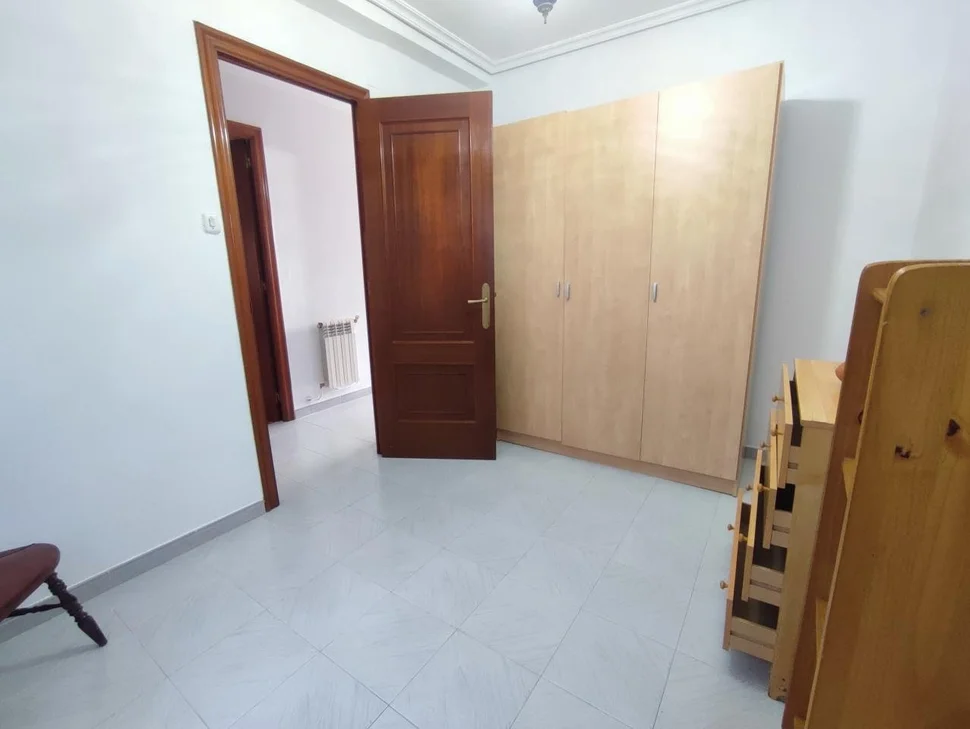 Chalet en neda con jardín, patio, dos bodegas y zona de barbacoa