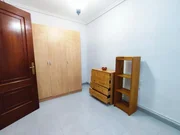 Chalet en neda con jardín, patio, dos bodegas y zona de barbacoa