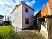 Chalet en neda con jardín, patio, dos bodegas y zona de barbacoa