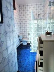 Chalet en neda con jardín, patio, dos bodegas y zona de barbacoa