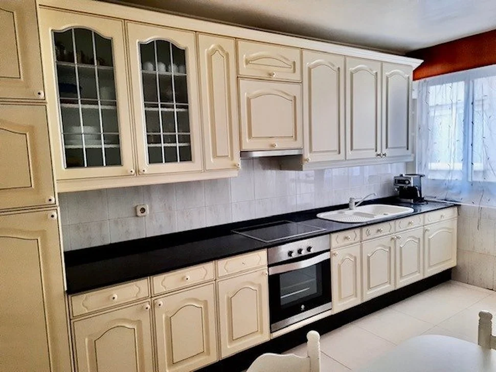 Piso amueblado con ascensor, garaje y trastero