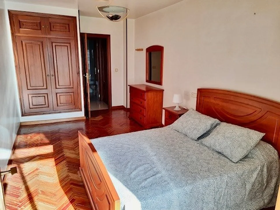 Piso amueblado con ascensor, garaje y trastero