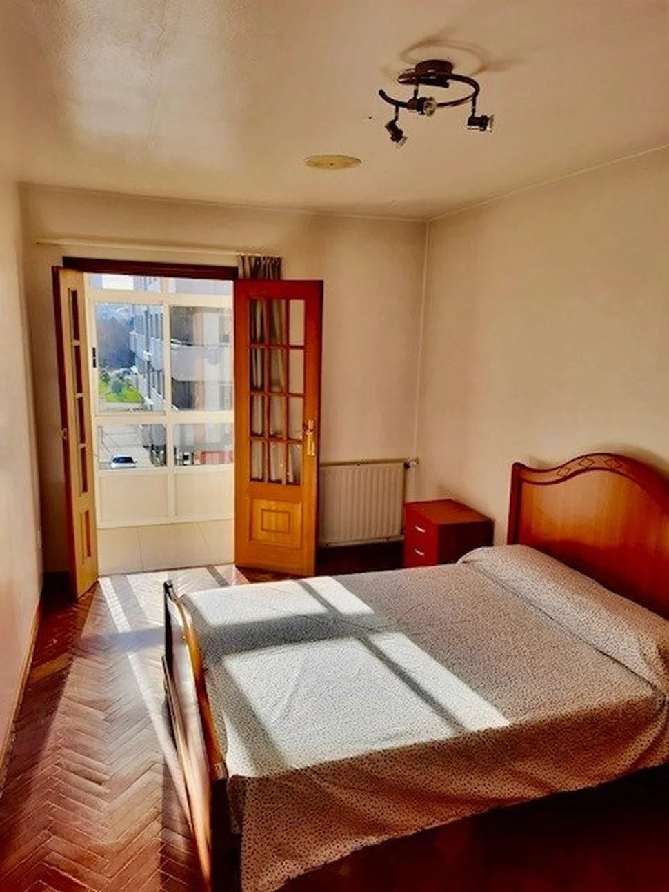 Piso amueblado con ascensor, garaje y trastero