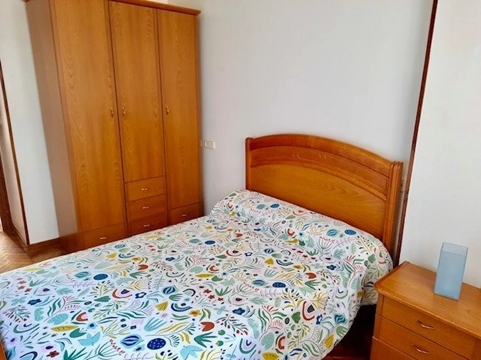 Piso amueblado con ascensor, garaje y trastero