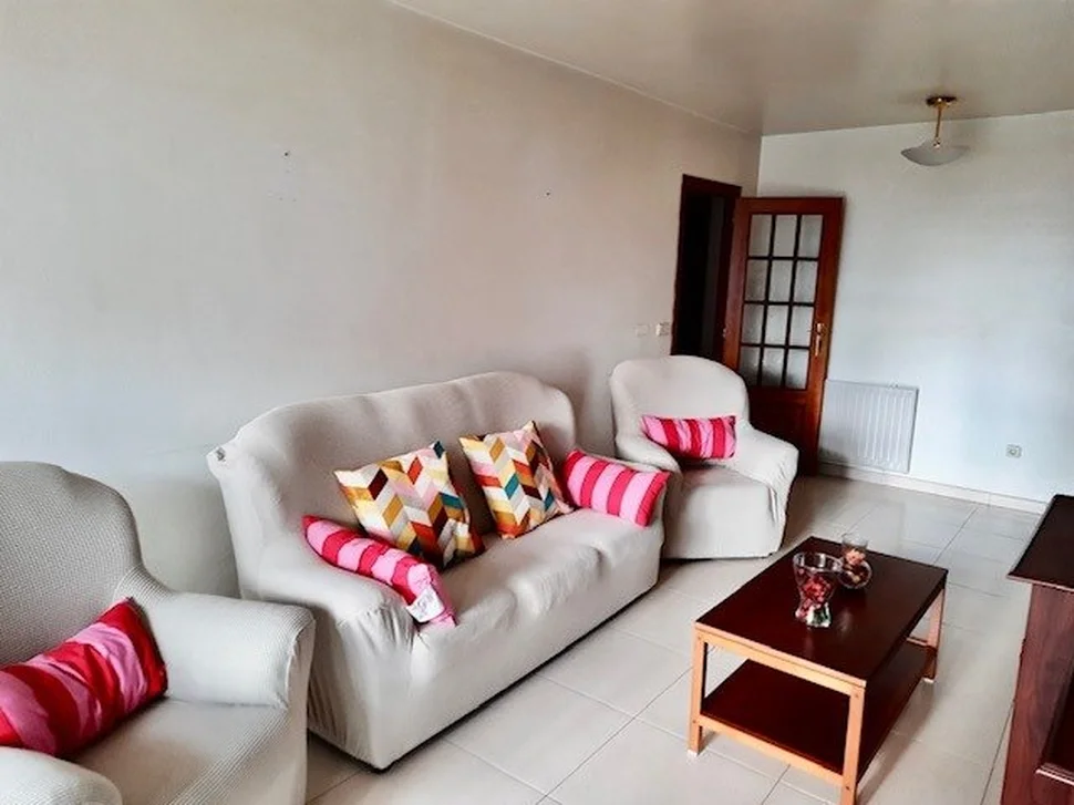 Piso amueblado con ascensor, garaje y trastero