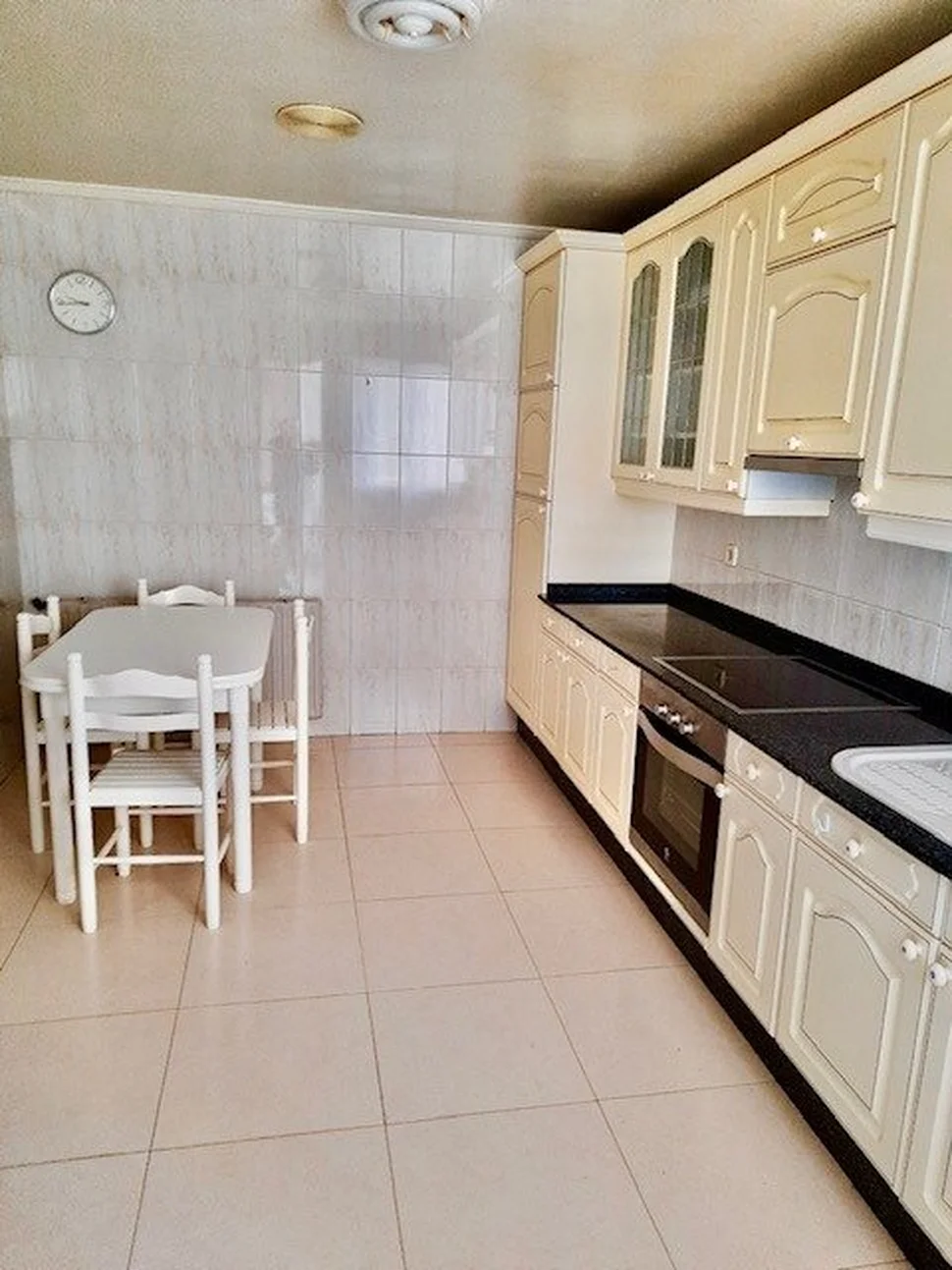 Piso amueblado con ascensor, garaje y trastero