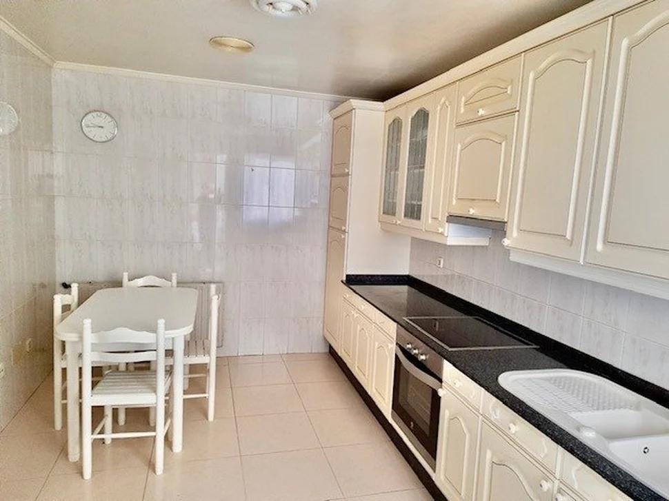 Piso amueblado con ascensor, garaje y trastero