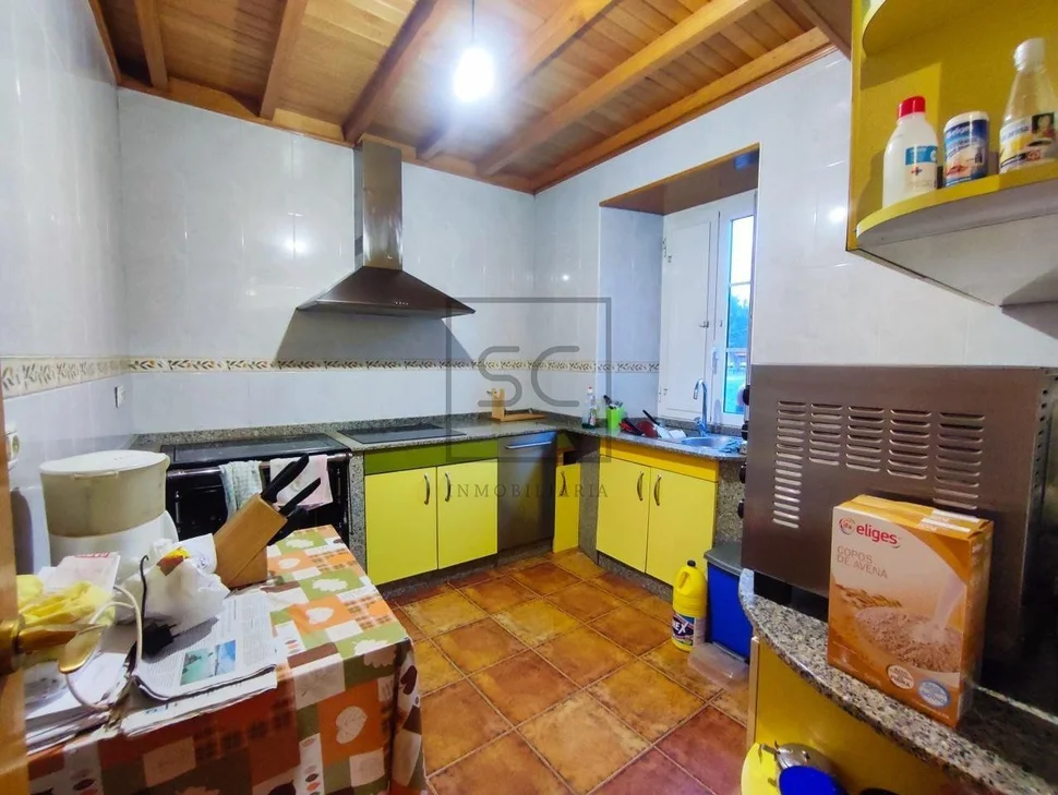 Casa con finca y dos bodegas en san saturnino, san sadurniño