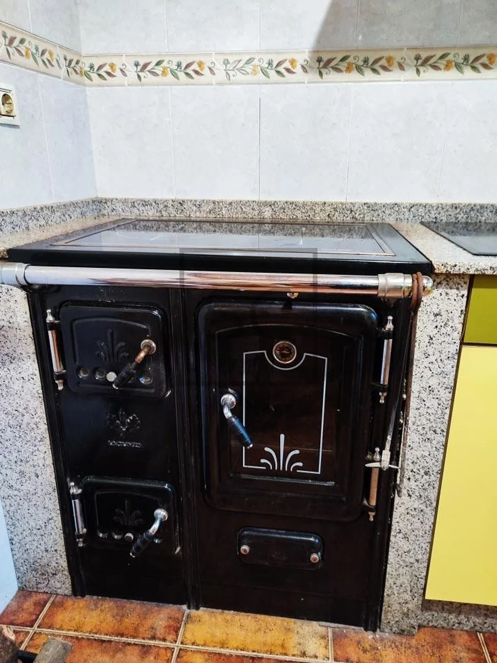 Casa con finca y dos bodegas en san saturnino, san sadurniño