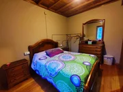 Casa con finca y dos bodegas en san saturnino, san sadurniño