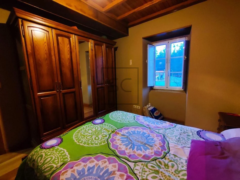 Casa con finca y dos bodegas en san saturnino, san sadurniño