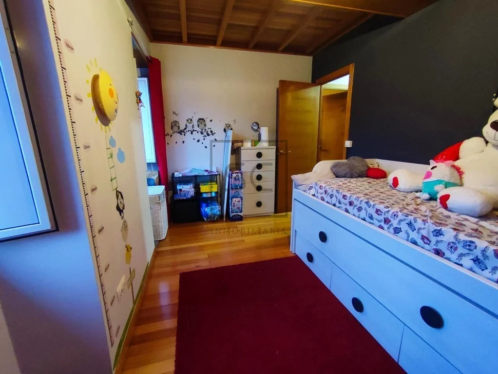 Casa con finca y dos bodegas en san saturnino, san sadurniño