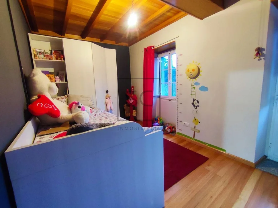 Casa con finca y dos bodegas en san saturnino, san sadurniño