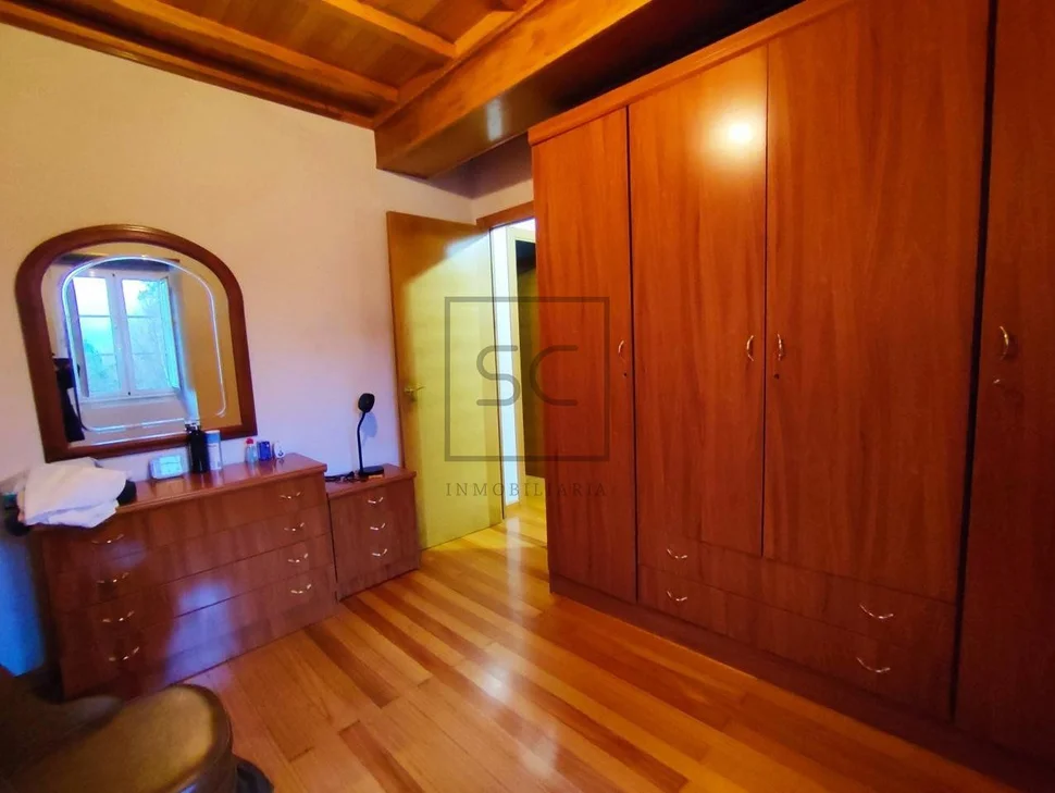 Casa con finca y dos bodegas en san saturnino, san sadurniño