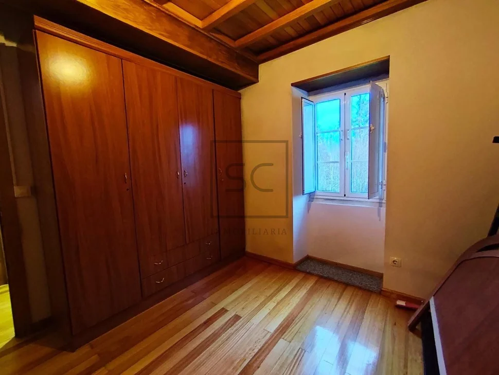 Casa con finca y dos bodegas en san saturnino, san sadurniño