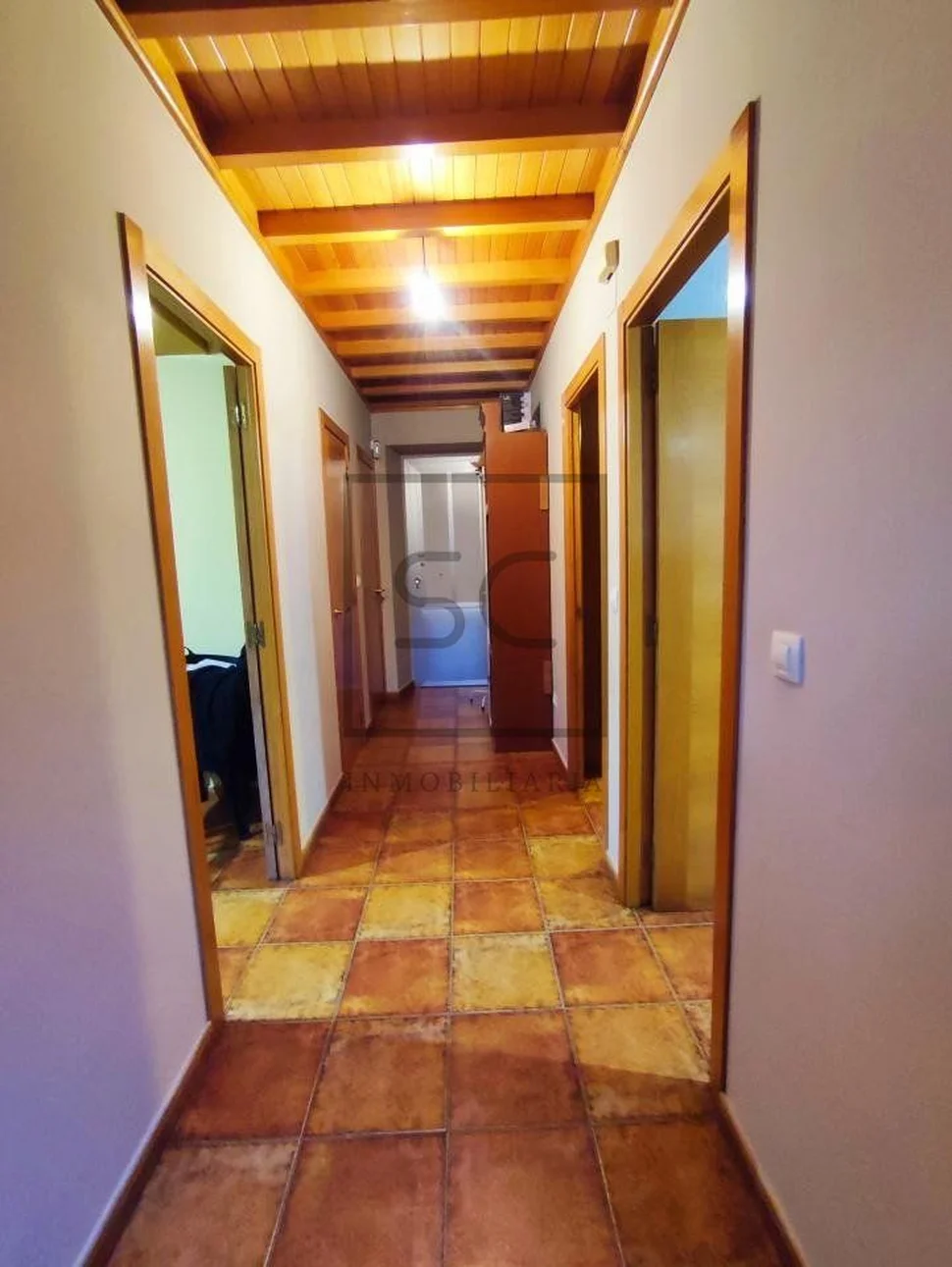 Casa con finca y dos bodegas en san saturnino, san sadurniño