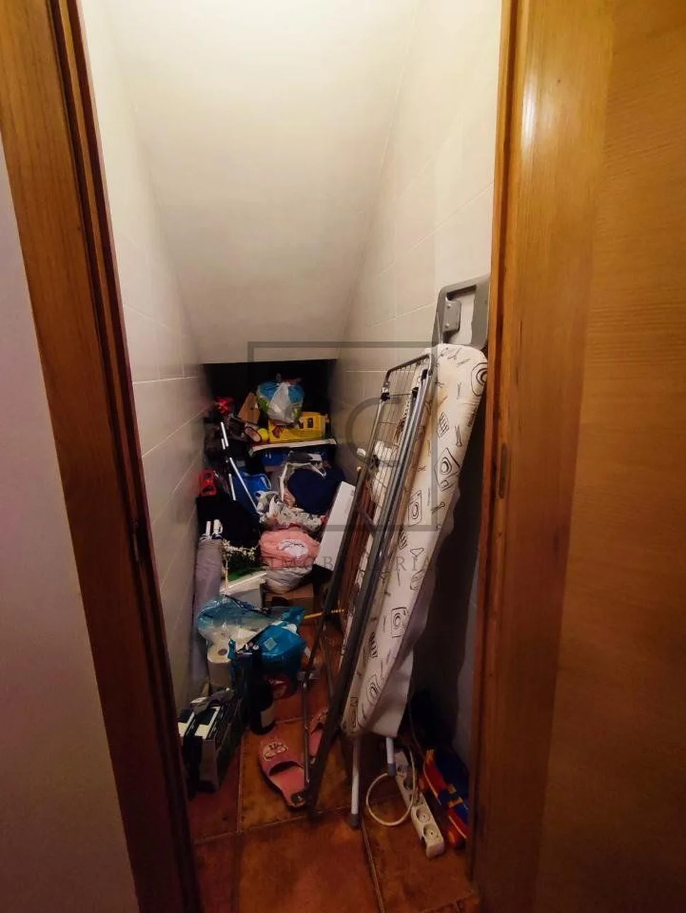 Casa con finca y dos bodegas en san saturnino, san sadurniño