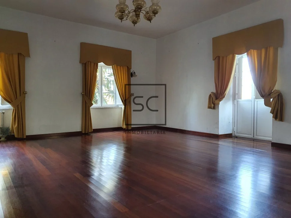 Casa con galería y finca en osedo, sada