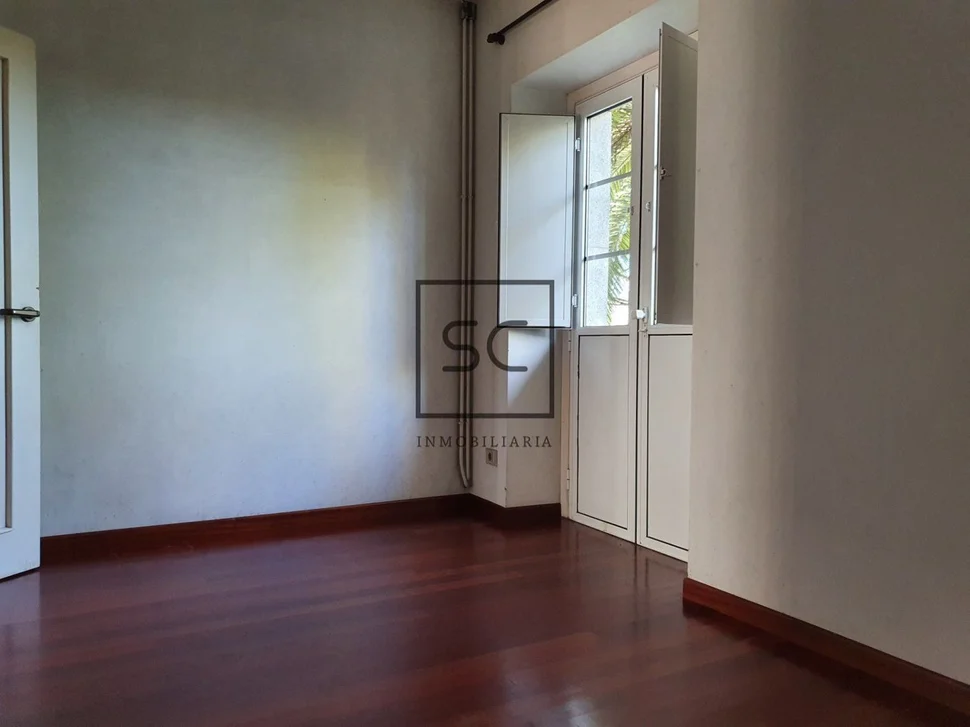 Casa con galería y finca en osedo, sada