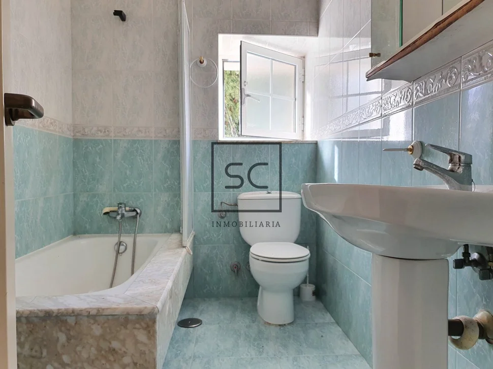 Casa con galería y finca en osedo, sada